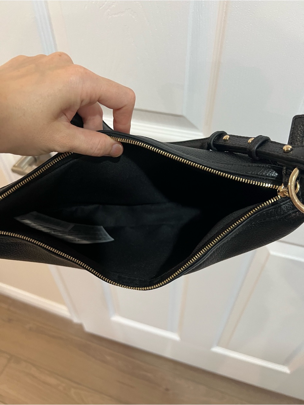 MNG Mango Black Shoulder Bag Gold Hardware Adjustable Strap Minimalist Y2K - Picture 5 of 6